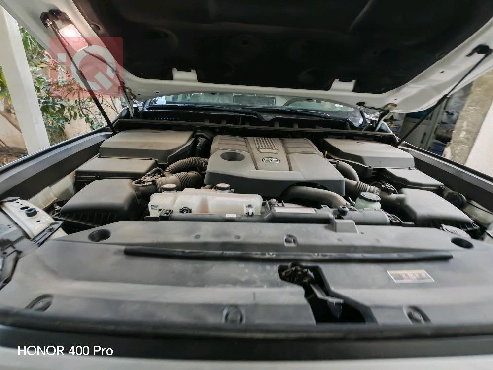 تۆیۆتا لاند کروزەر